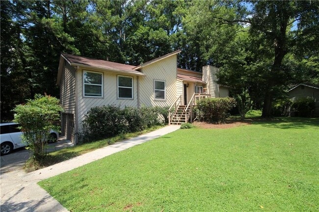 property at 3310 Chastain Crossing NW
