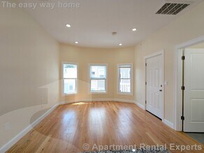 2 Sacramento Pl, Unit 3 in Cambridge, MA - Foto de edificio - Building Photo