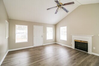 20 Freeman Dr in Stockbridge, GA - Foto de edificio - Building Photo