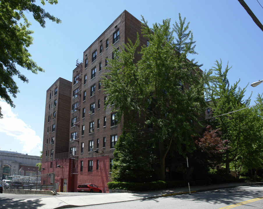 Westbrook Tenants Corporation in White Plains, NY - Building Photo