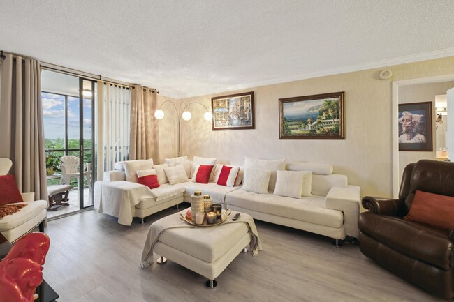 property at 1100 St Charles Pl