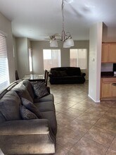 5090 Silent Valley Ct in Las Vegas, NV - Building Photo - Building Photo
