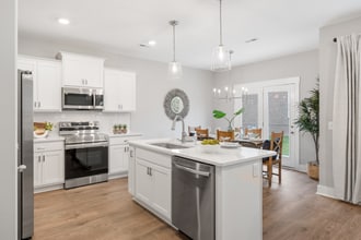 229 Hudson Dr in Gallatin, TN - Foto de edificio - Building Photo