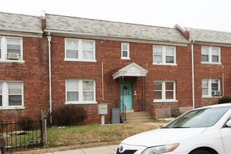 1404 Holbrook St NE in Washington, DC - Foto de edificio - Building Photo