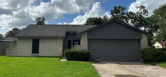 5810 Wildfire St in League City, TX - Building Photo