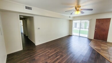 11827 Beverly Blvd in Whittier, CA - Building Photo - Building Photo