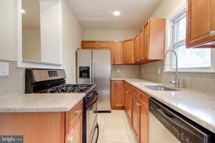 4639 Umbria St in Philadelphia, PA - Building Photo
