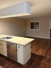 2 Stowe Ct in Vernon, NJ - Foto de edificio - Building Photo