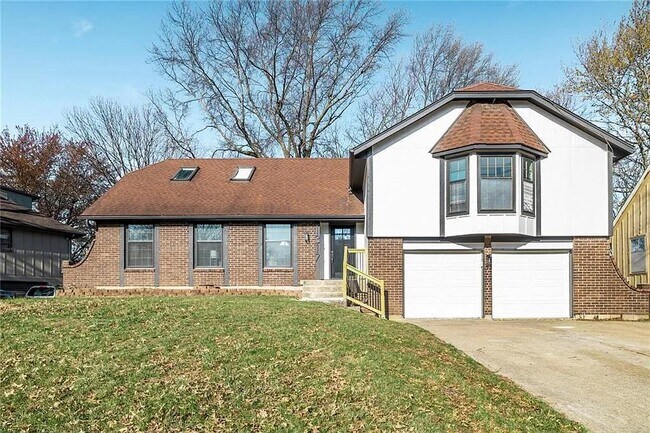1317 SW 23rd St in Blue Springs, MO - Building Photo - Building Photo