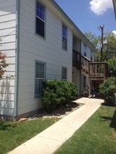 1405 Donaldson Ave in San Antonio, TX - Foto de edificio - Building Photo
