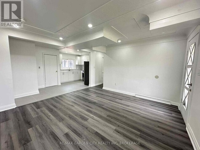 43 Norwich Rd in Hamilton, ON - Building Photo - Building Photo