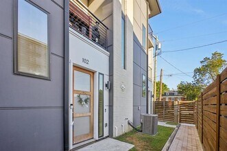 145 N Henderson Ave in Dallas, TX - Building Photo - Building Photo