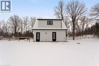 6614 Gore Rd in Puslinch, ON - Building Photo - Building Photo