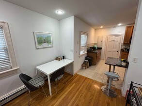 164 L St, Unit 2 in Boston, MA - Building Photo - Building Photo
