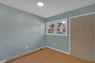 7046 Bray Rd in Gloucester Point, VA - Building Photo - Building Photo