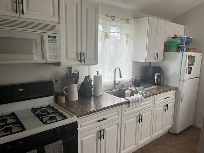 102 Summer St in Weymouth, MA - Building Photo - Building Photo