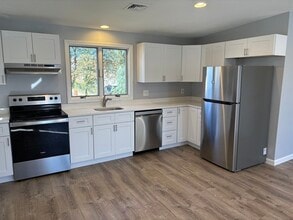 4 Skerry St Ct in Salem, MA - Building Photo - Building Photo