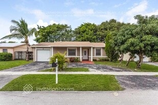 414 SW 80th Terrace in North Lauderdale, FL - Building Photo