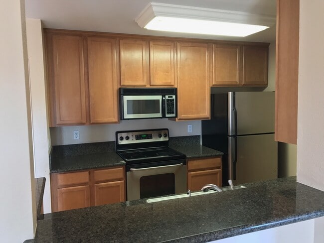 7130 Shoreline Dr, Unit Lucera 1212 in San Diego, CA - Building Photo - Building Photo