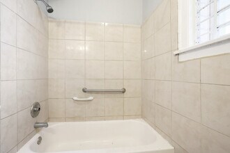 7658 S May St in Chicago, IL - Building Photo - Building Photo