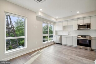 3449 Scotts Ln, Unit A404 in Philadelphia, PA - Building Photo
