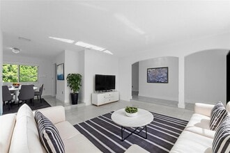 9621 SW 58th St in Miami, FL - Building Photo - Building Photo