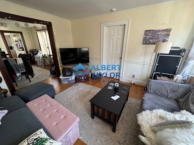 58 Brock St, Unit 2 in Boston, MA - Building Photo - Building Photo