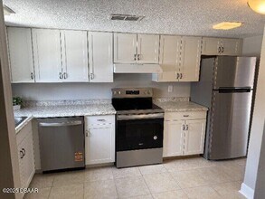2250 S Palmetto Ave in Daytona Beach, FL - Building Photo - Building Photo