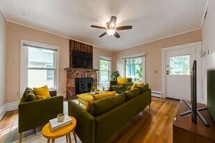 1121 N Wahsatch Ave in Colorado Springs, CO - Building Photo