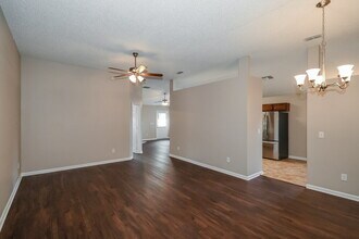 8628 Springtree Road in Jacksonville, FL - Building Photo - Building Photo