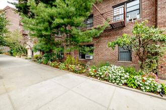 Booth Street Owners corp in Forest Hills, NY - Building Photo - Building Photo