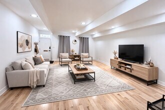 1945 W Thomas St, Unit 1 in Chicago, IL - Building Photo - Building Photo