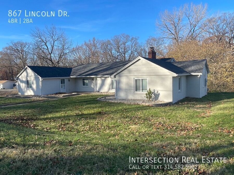 867 Lincoln Dr in Imperial, MO - Building Photo