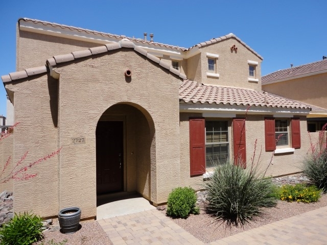 2727 E Bart St in Gilbert, AZ - Building Photo