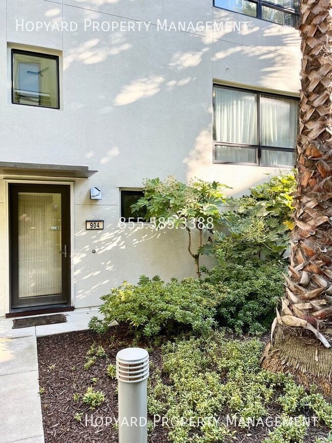 904 Zephyr Dr in Oakland, CA - Building Photo - Building Photo