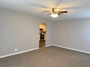 803 Ringgold Rd in Clarksville, TN - Building Photo - Building Photo