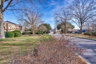 1111 Menlo Dr in Columbia, SC - Building Photo - Building Photo