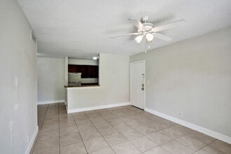 10773 CLEARY Blvd in Plantation, FL - Foto de edificio - Building Photo