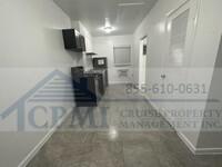 $995 Sec dep special with IN UNIT LAUNDRY ... in Boca Raton, FL - Building Photo - Interior Photo