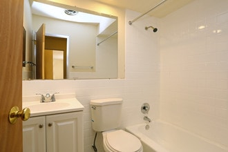 6006 N Kenmore Ave in Chicago, IL - Foto de edificio - Building Photo