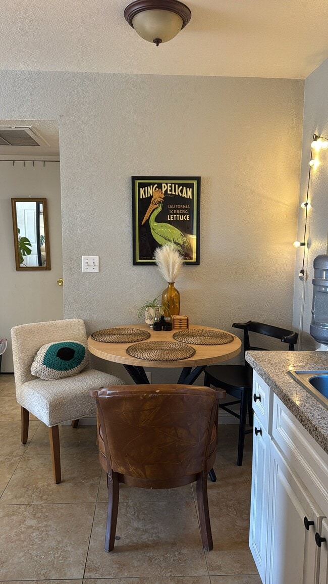 5111 S Lindell Rd in Las Vegas, NV - Building Photo - Building Photo