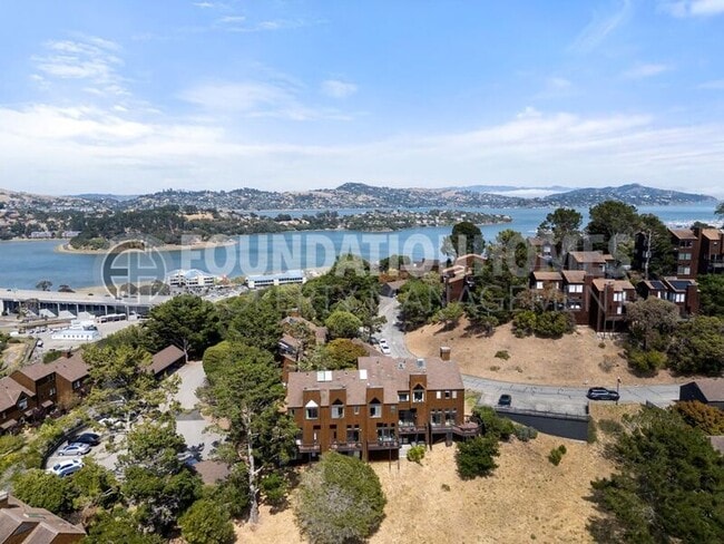 property at 264 Bay Vista Cir