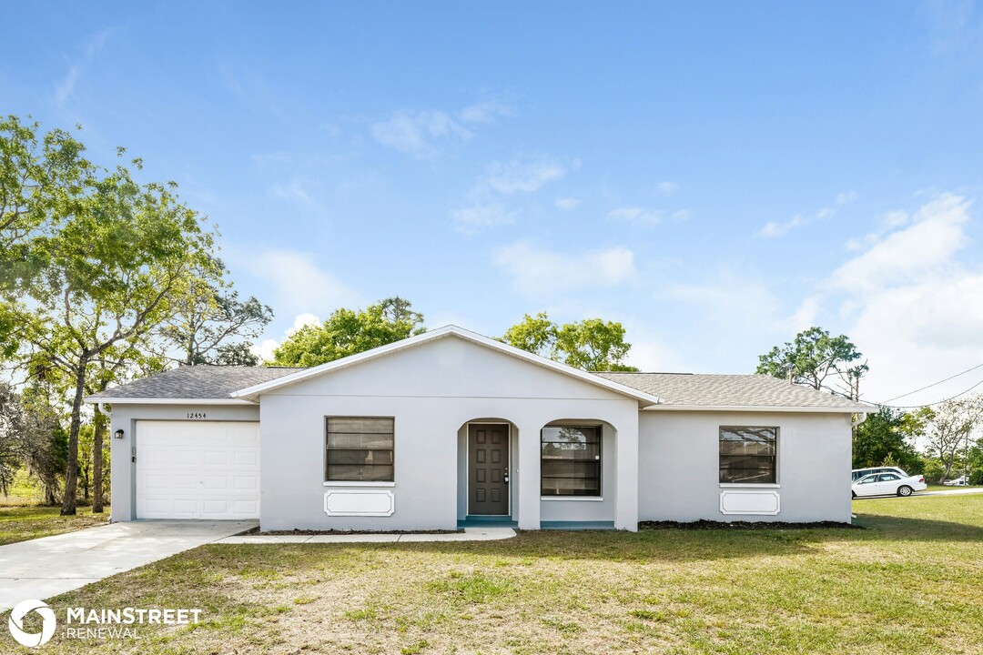 12454 Seagate St in Spring Hill, FL - Building Photo