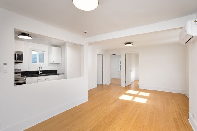 126 Franklin Ct in Glendale, CA - Foto de edificio - Building Photo