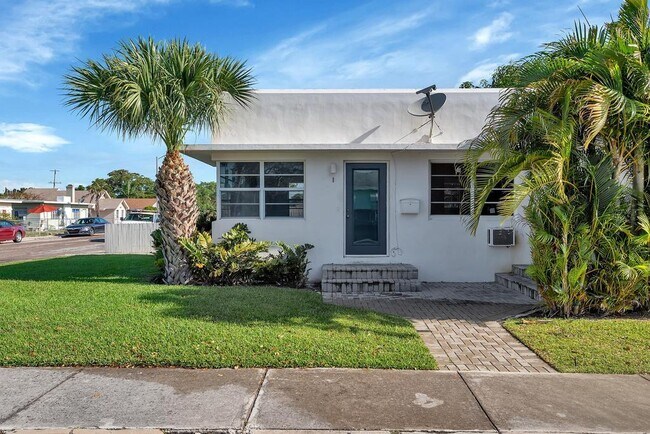 902 N J St in Lake Worth, FL - Building Photo - Building Photo