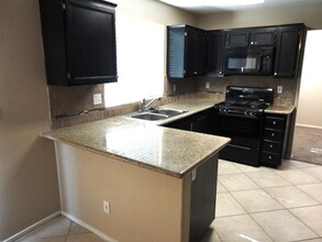 7400 Fencerow St in Las Vegas, NV - Building Photo - Building Photo
