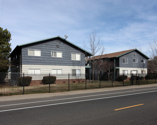 Cordova Village Apartments in Rancho Cordova, CA - Foto de edificio - Building Photo