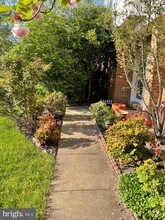 4710 Warm Hearth Cir in Fairfax, VA - Building Photo - Building Photo