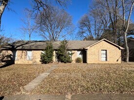6124 Chinaberry Dr in Memphis, TN - Building Photo
