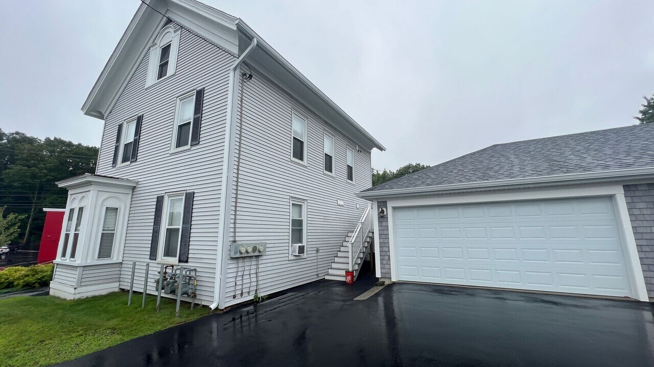 55 New York St in Dover, NH - Building Photo